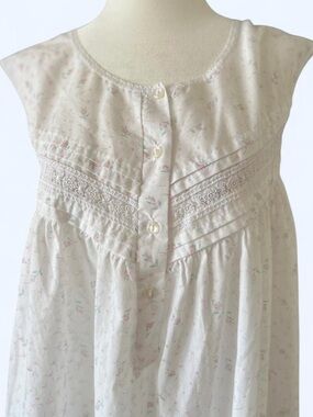 Vintage White Floral Embroidery
Button Front Cottagecore Boho Maxi Nightgown
